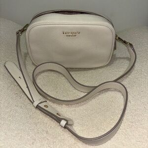 White pebbled leather Kate Spade Purse